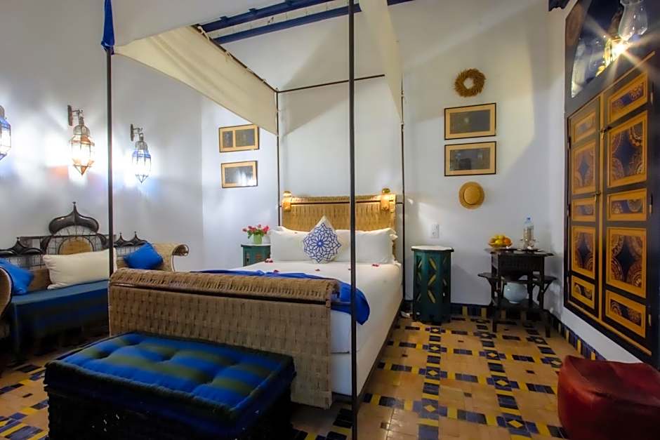 Riad Kaiss By Anika