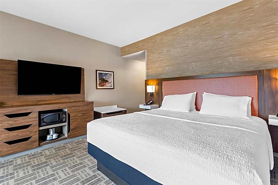 Hampton Inn By Hilton & Suites Grove City