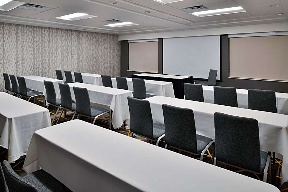 Holiday Inn Hotel & Suites Overland Park-Convention Center By IHG