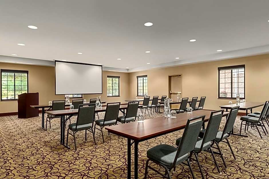 Staybridge Suites Chantilly Dulles Airport By IHG