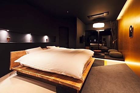 Japanese-Style Room with Semi Open-Air Bath