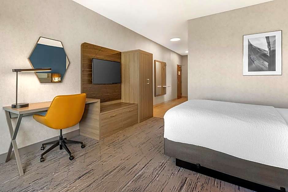 Holiday Inn Express Hotel & Suites Astoria By IHG