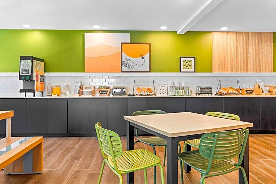 Spark by Hilton Modesto