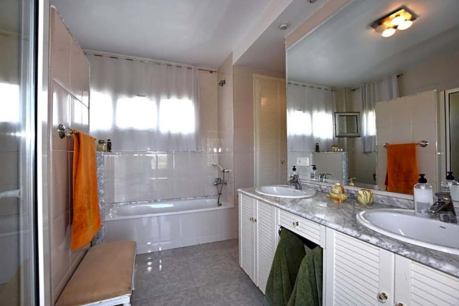 Torreta Of Gormaig, House with swimming pool