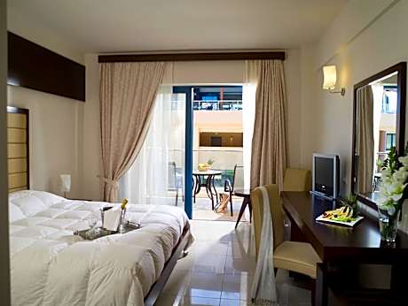 Double Room with Sea View and Private Pool