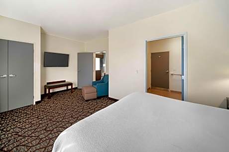 King Room with Mobility Accessible Tub