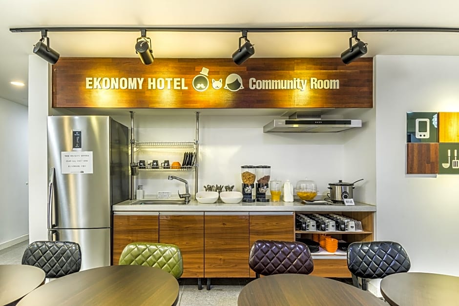 Ekonomy Haeundae Hostel & Guesthouse