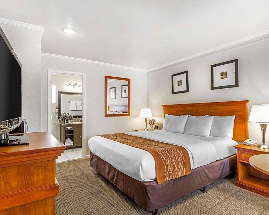 The Inn at 1252 Monterey