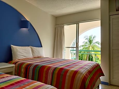 Double Room with Balcony and Pool View