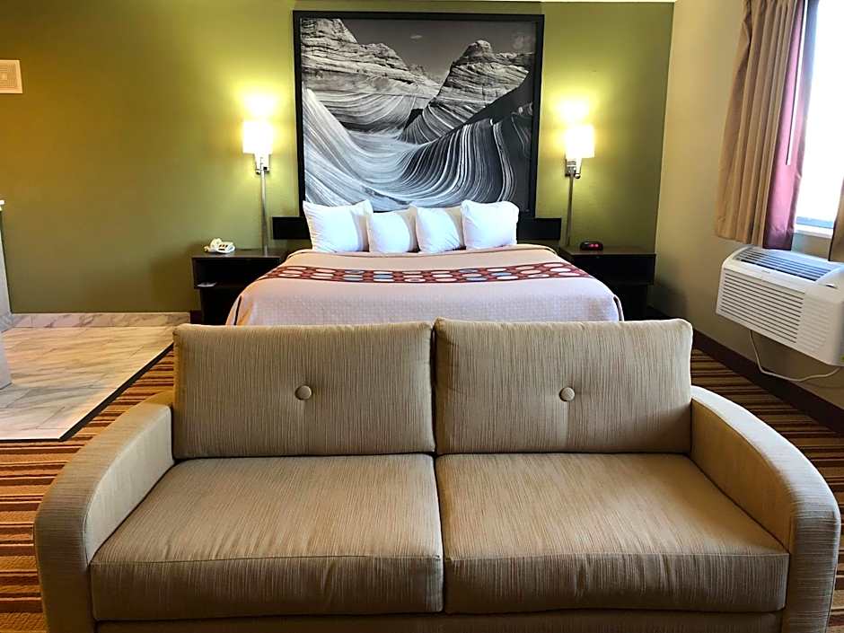 Super 8 by Wyndham S Jordan/Sandy/Slc Area
