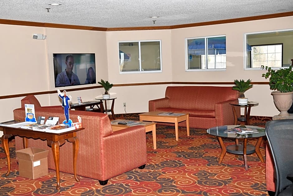 Days Inn & Suites by Wyndham Kaukauna WI