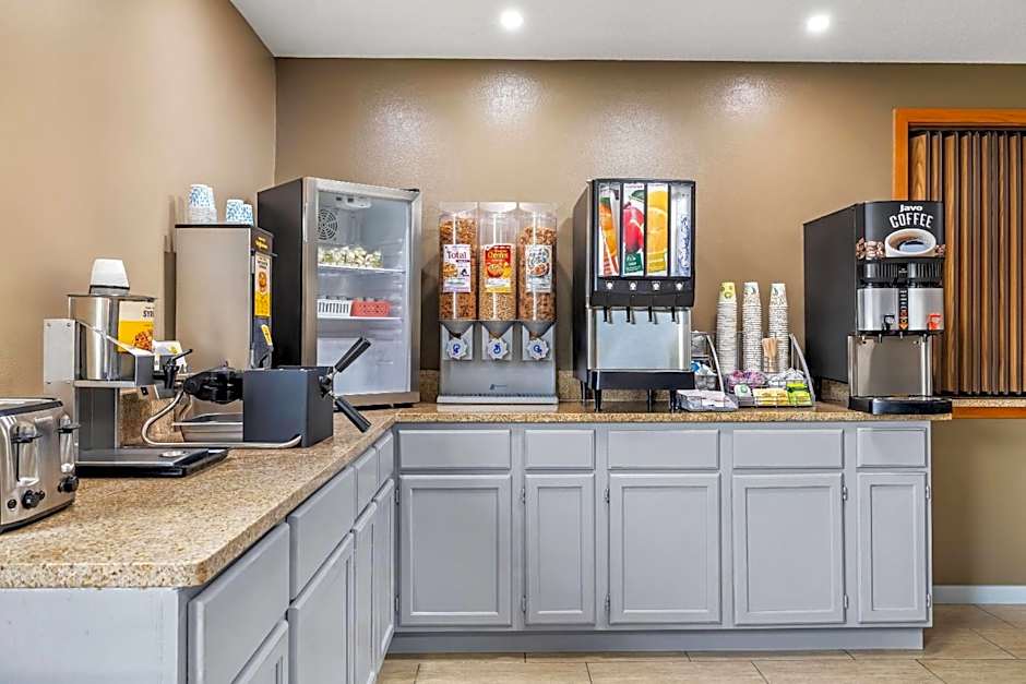 Super 8 by Wyndham La Crosse