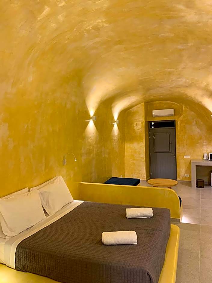 M Residence Santorini Conelia Cave
