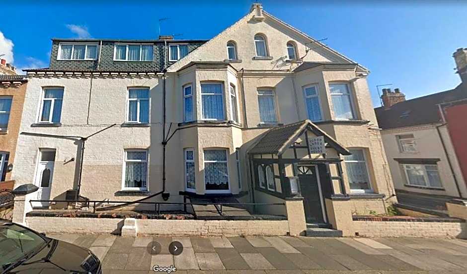 OYO Tudor Lodge - Redcar Beach