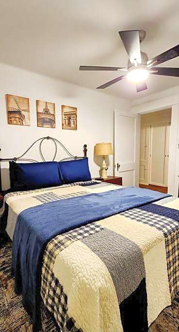 Mayor's Large Family House Hot Tub Sleeps 16 Piano, 2 Kitchens, Ark 5 Mins