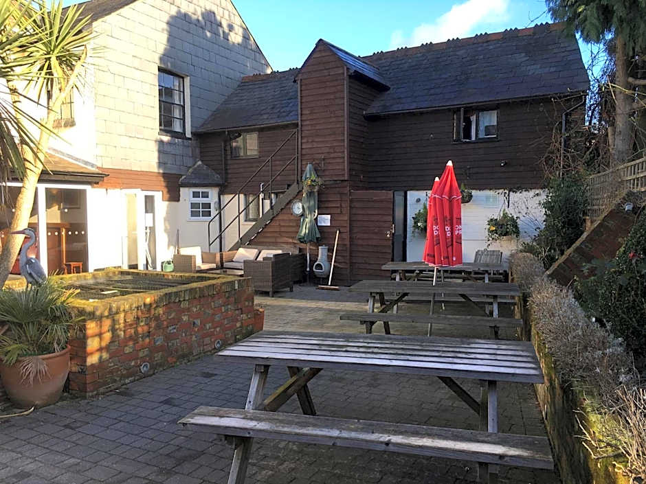 The White Hart pub and rooms