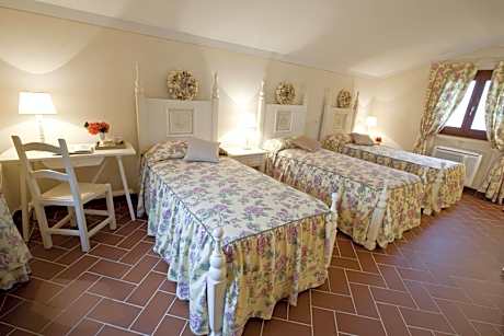 Three-Bedroom Apartment - Split Level