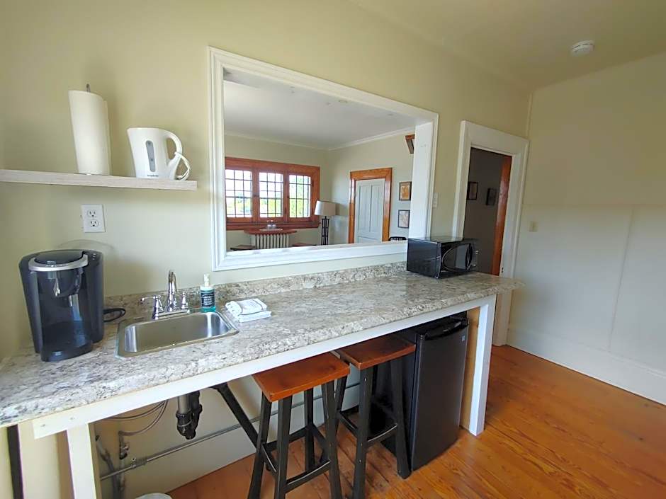 Stonewater Manor B&B