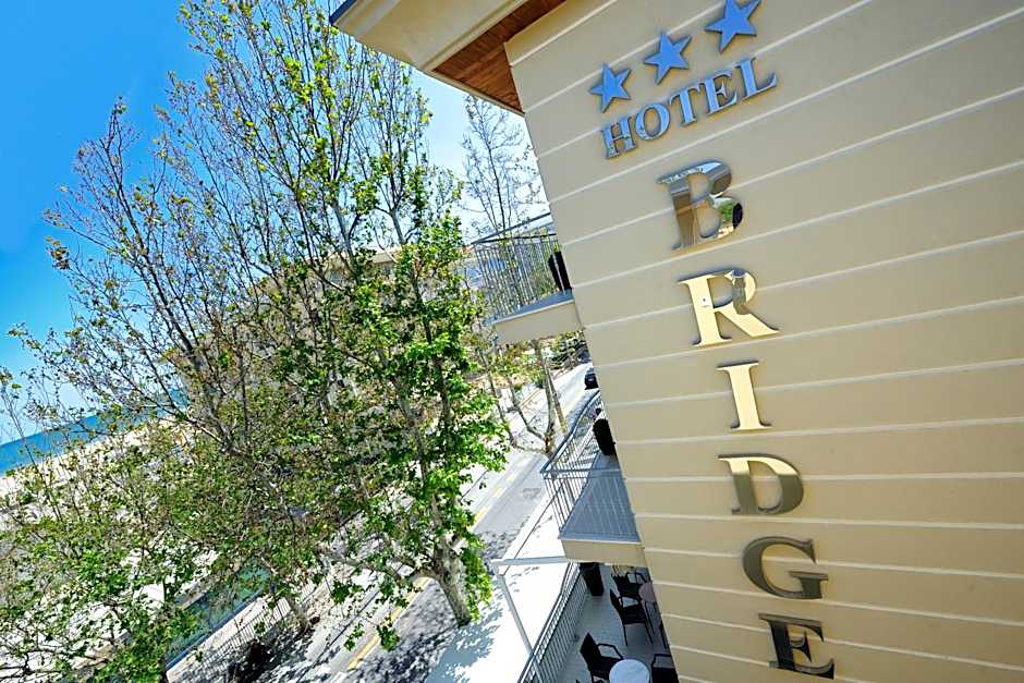 Hotel Bridge