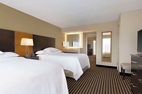 One-Bedroom Double Suite with Two Double Beds - Non-Smoking