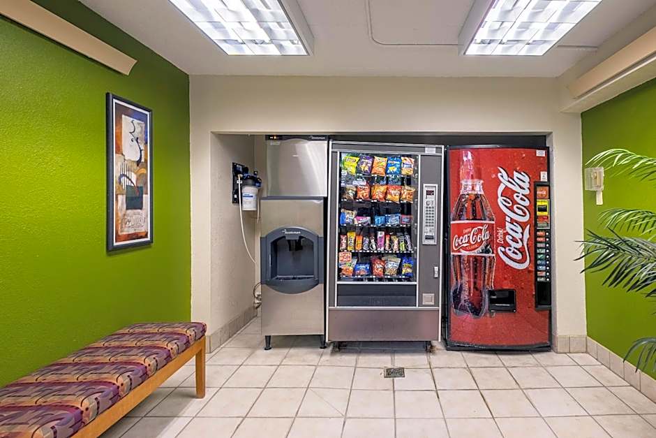 Red Roof PLUS+ West Springfield