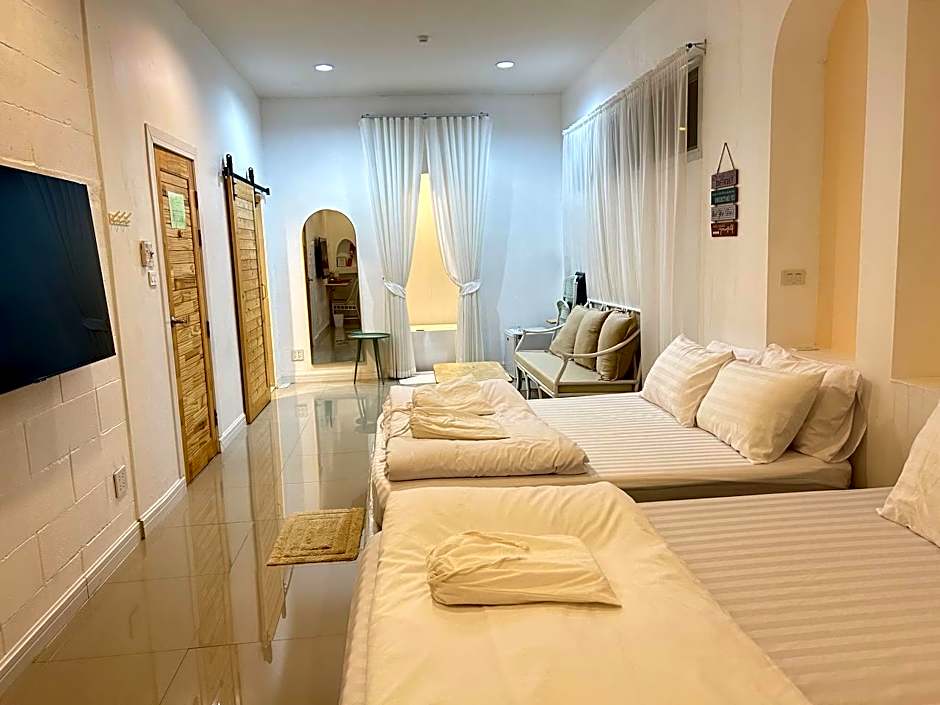 Foto 1 daripada 2 — Family Suite