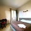 Hotel Le Midi Clermont-Cournon