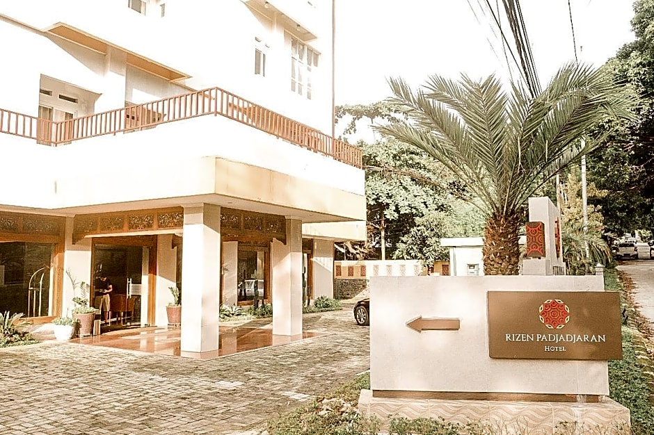 Rizen Padjadjaran Hotel