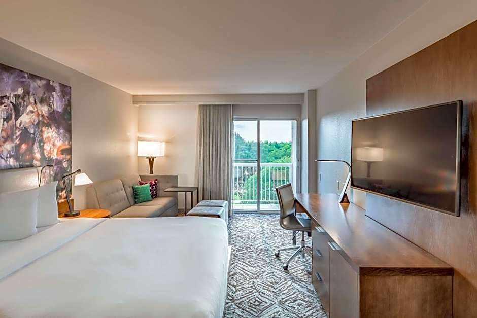 Photo 1 of 4 of 1 King Bed with Sofabed, Lake View, Balcony