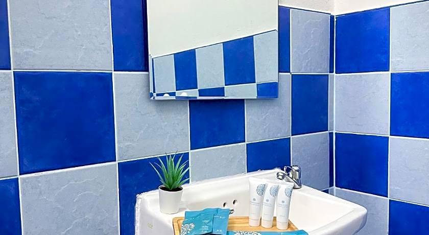 Montana Hotel & Hostel Phuket