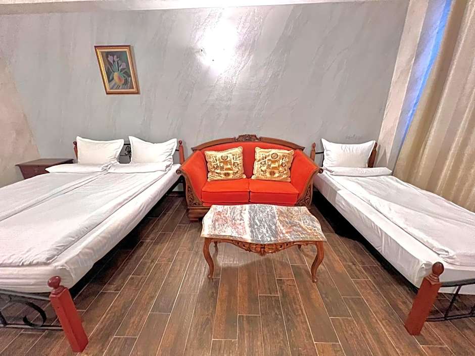 Хотел Антик