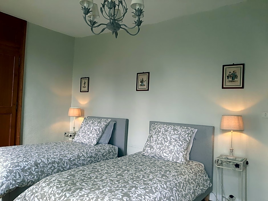 AU MANOIR DE LA BARRE