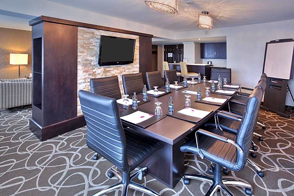 Crowne Plaza Kitchener-Waterloo By IHG