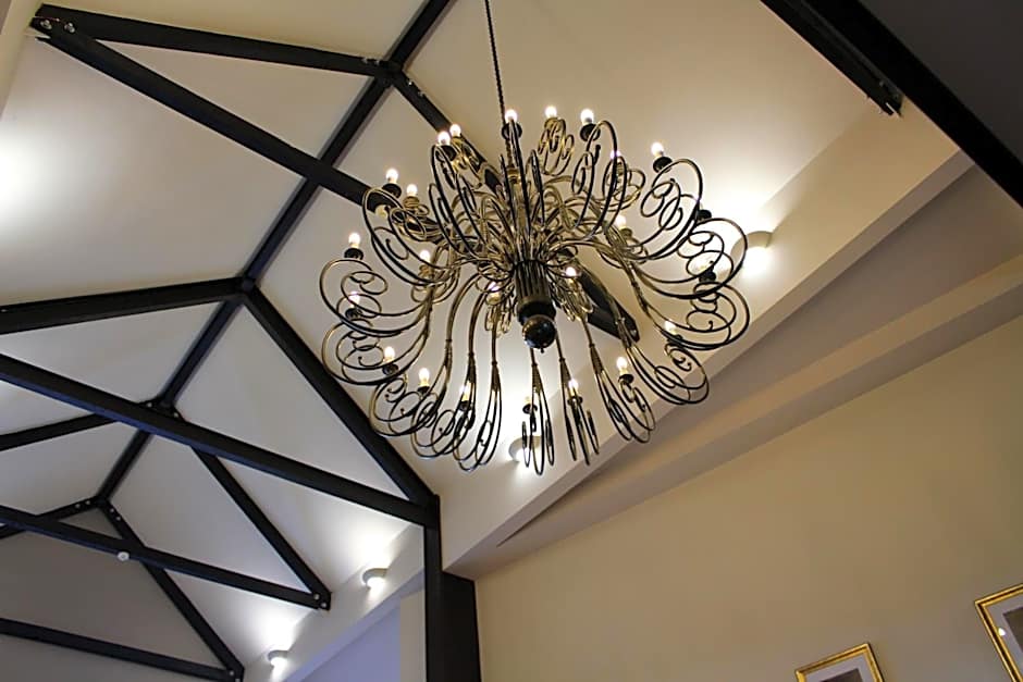 Best Western Plus Pastures Hotel