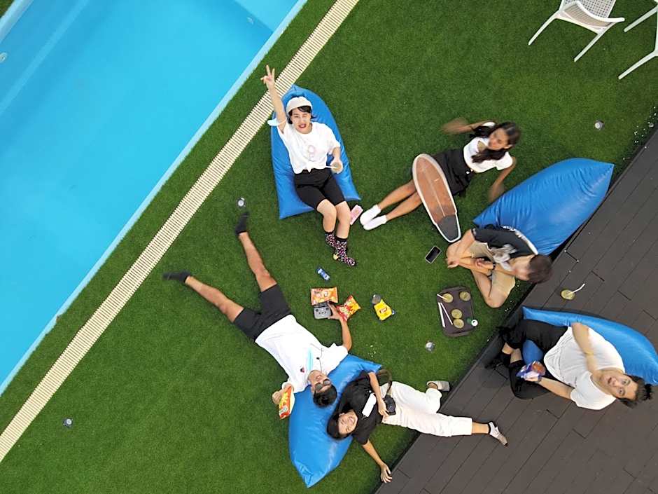 BearPacker Patong Hostel