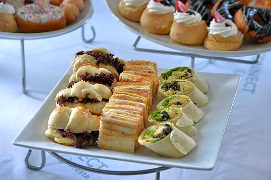 Cresta Jameson Hotel