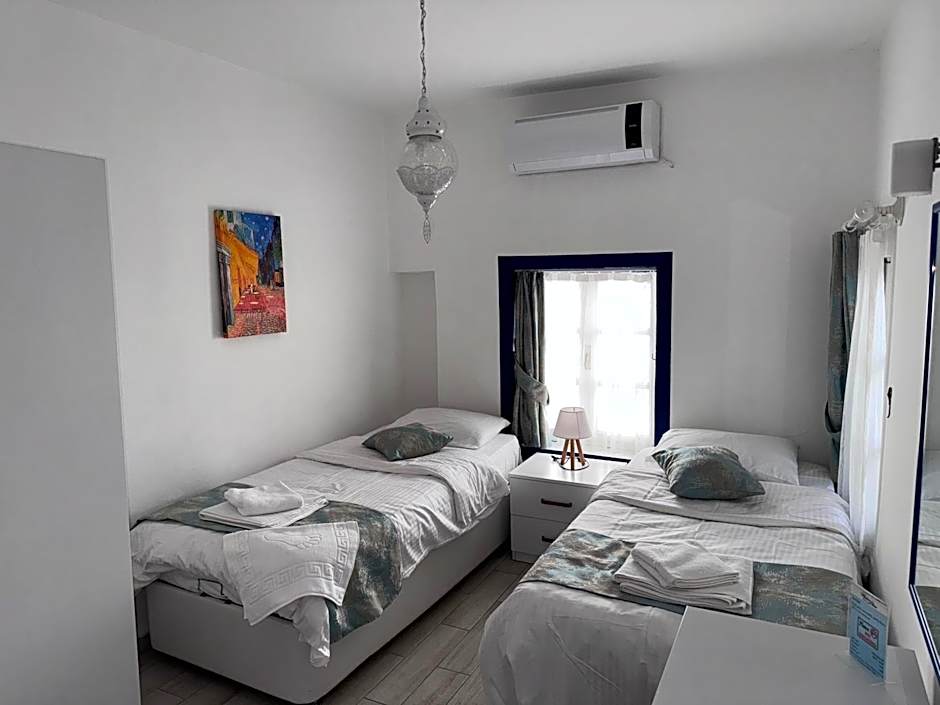 White and Blue Bodrum – Bodrum, MI
