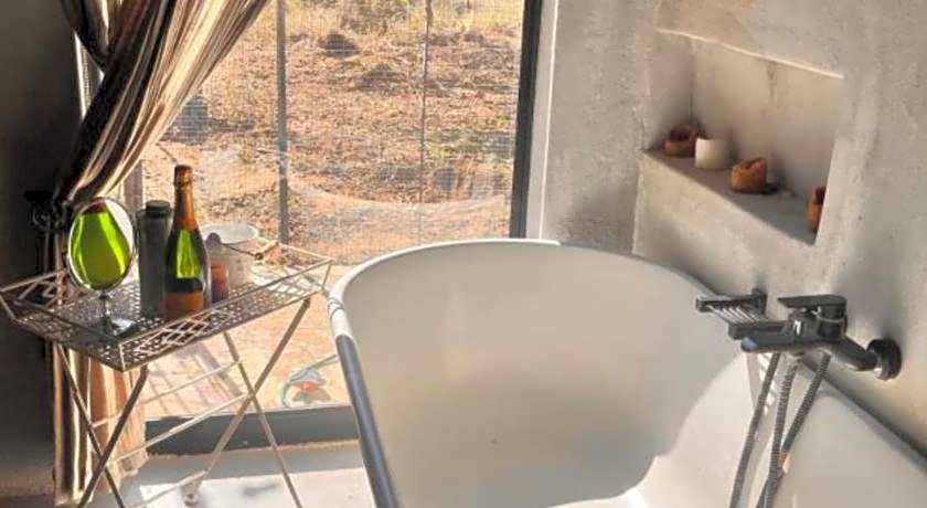 Simba Safaris African Pride Exotic Lodge