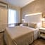 Hotel Soraya - Spiaggia Sawasdee with Beach, Restaurant & Parking