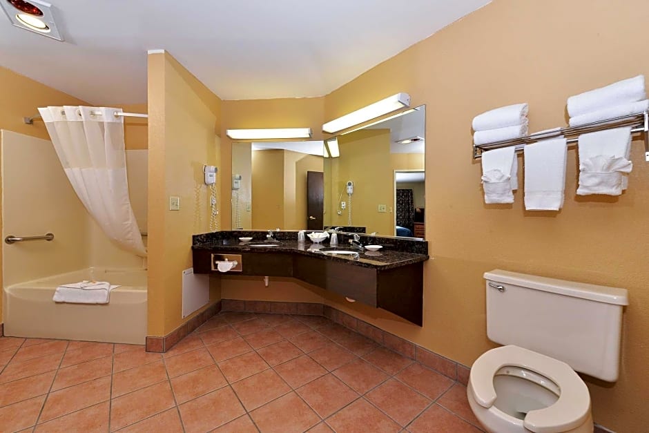 Quality Inn & Suites