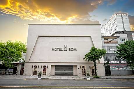 Hotel Bom