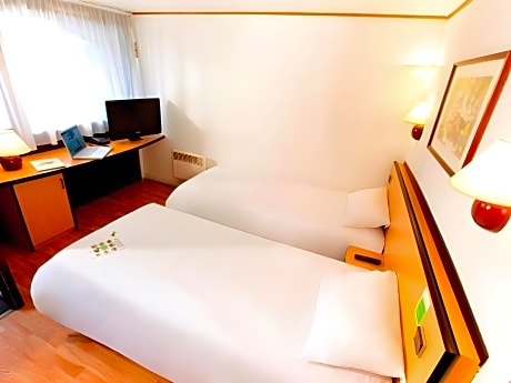 Triple Room 3 single beds