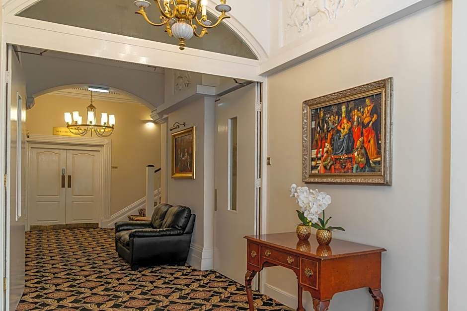 Heathlands Hotel
