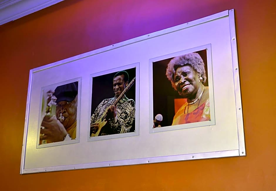 Cresta Jameson Hotel