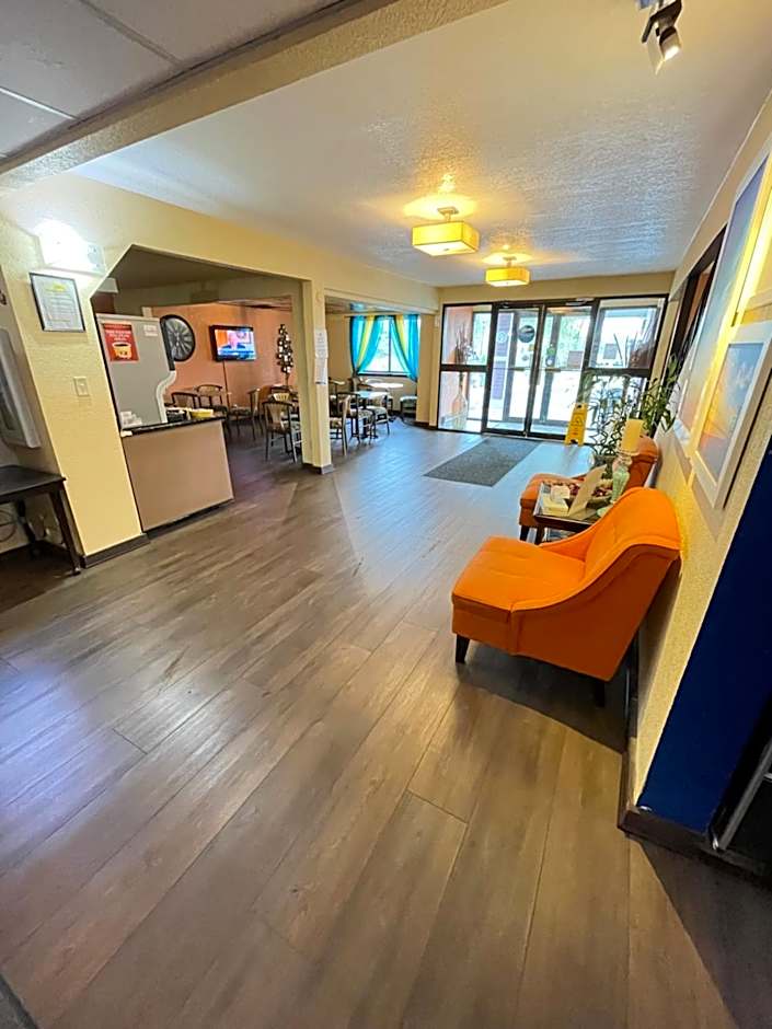 Days Inn & Suites by Wyndham Stevens Point