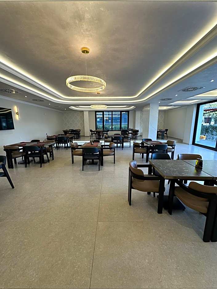 Nobel West Hotel