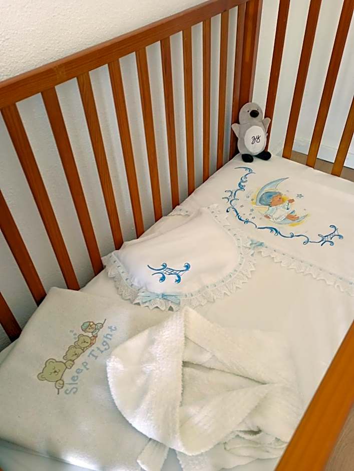 Alojamento - Apartamento ou quarto - Estacionamento à porta