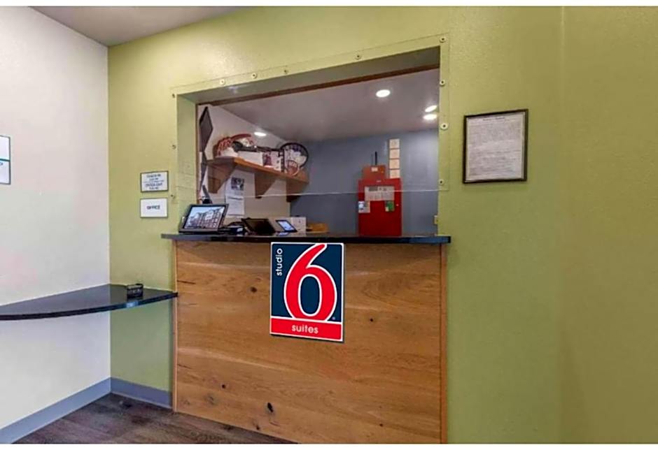 Studio 6 Extended Stay Oklahoma City Norman OK
