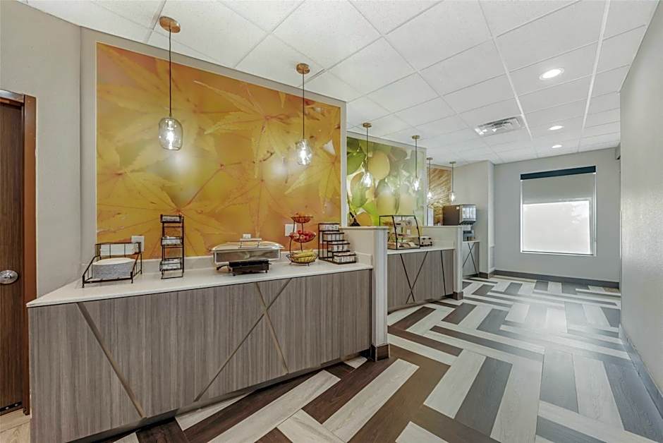 Best Western Green Oaks Inn & Suites