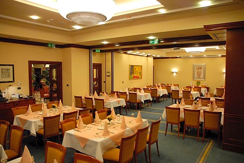 Best Western Premier Hotel Astoria
